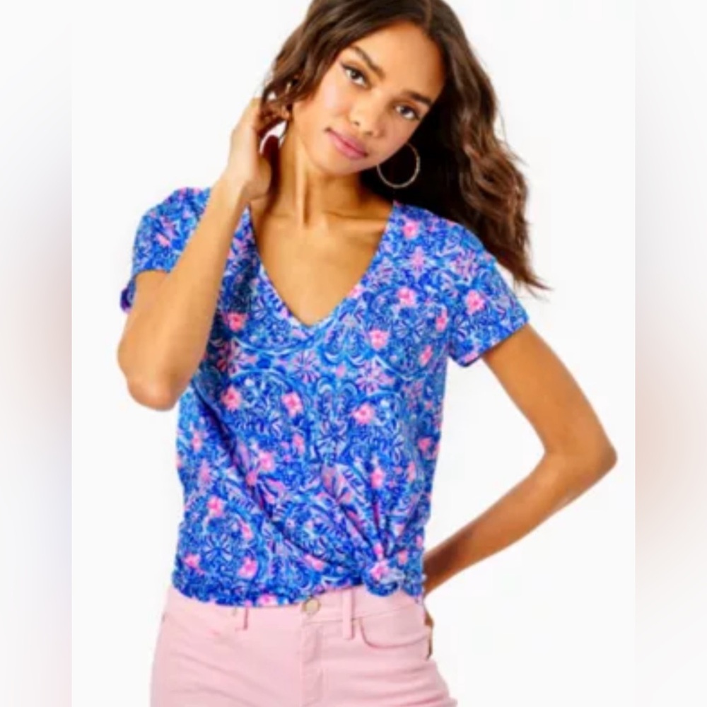 NWT Lilly Pulitzer Etta V-Neck Top in Blue Peru Takin it Easy Size Small